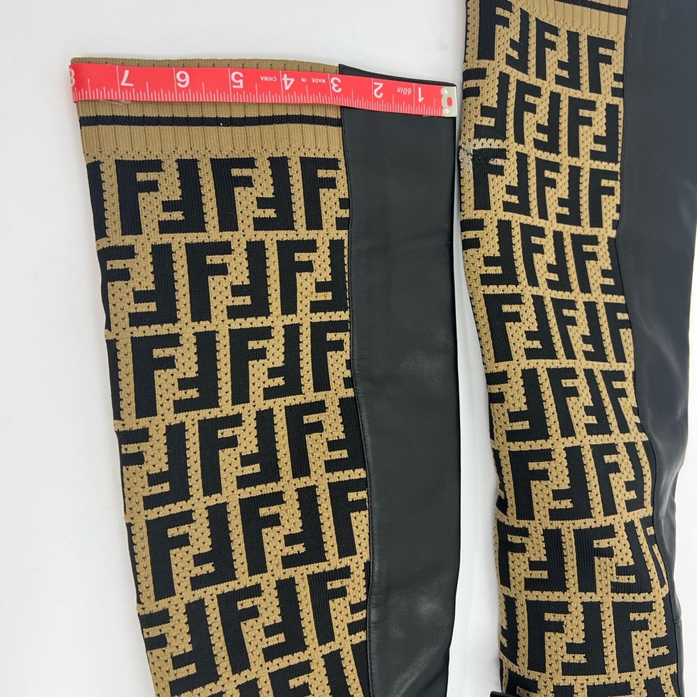 FENDI THIGH HIGH BOOTS, FENDI LOGO “FF”, ROCKOKO HEELS, COLIBRI LEATHER, SIZE 39 - Picture 10 of 17